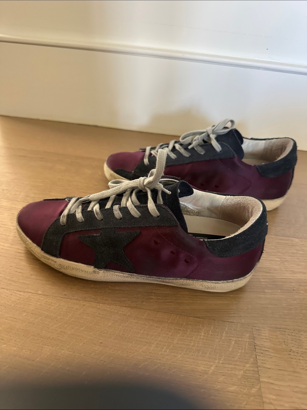 Golden Goose - Burgundy/dk purple & Black Star Accent Sneakers